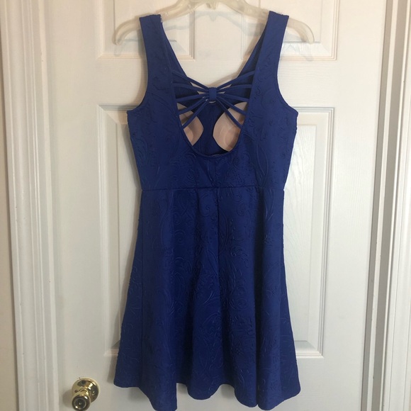 Charlotte Russe Sleeveless Dress with Built in Bra & Beautiful Back Detail Large - Picture 5 of 5